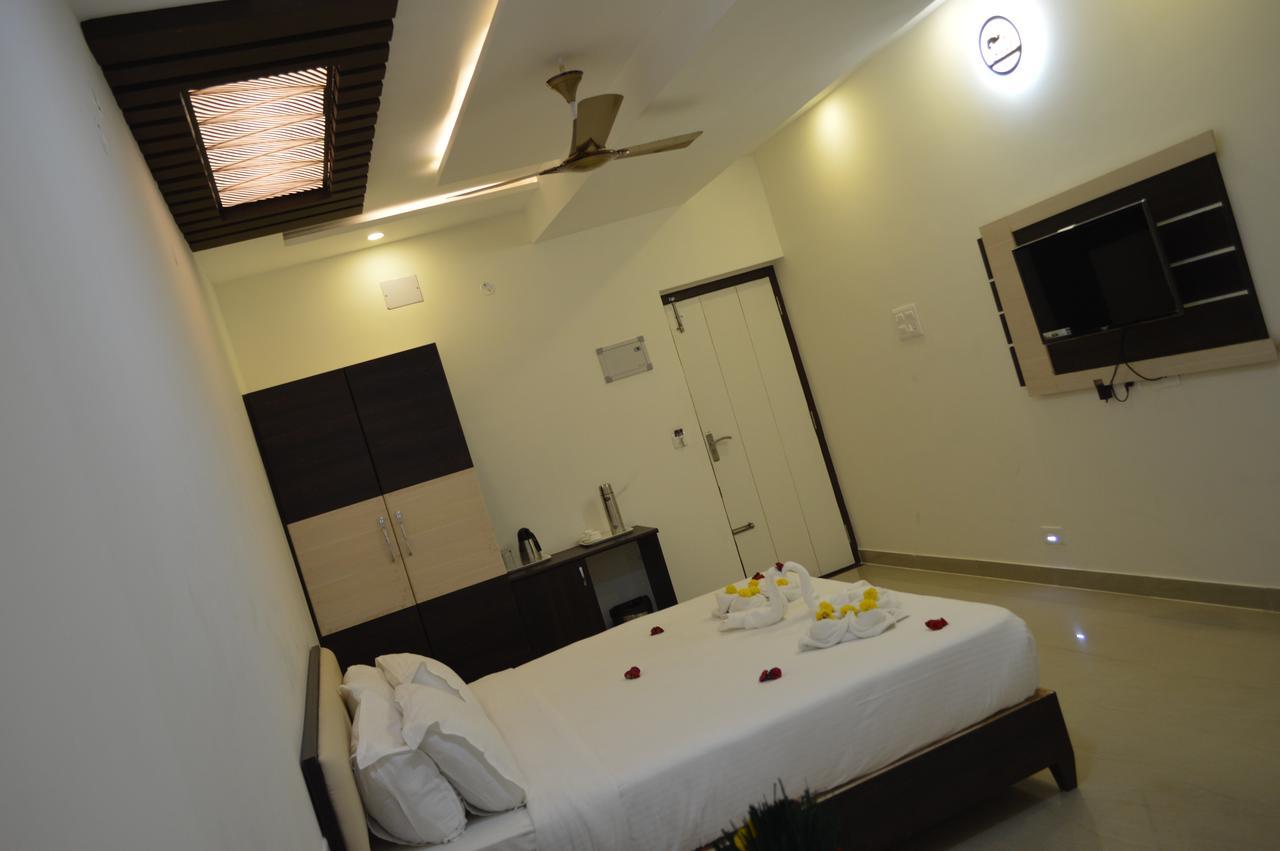 Hotel Ambai Grand Ambasamudram Екстер'єр фото