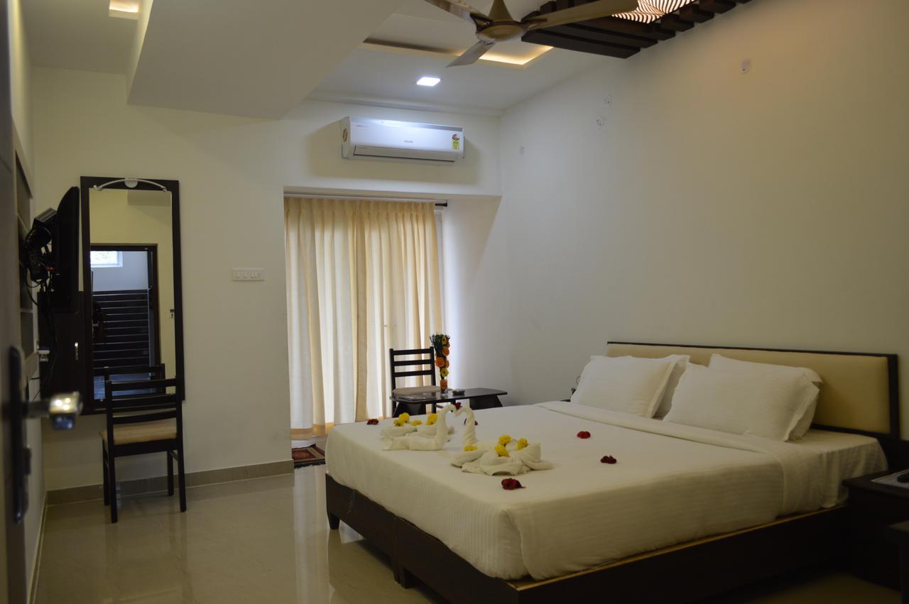 Hotel Ambai Grand Ambasamudram Екстер'єр фото
