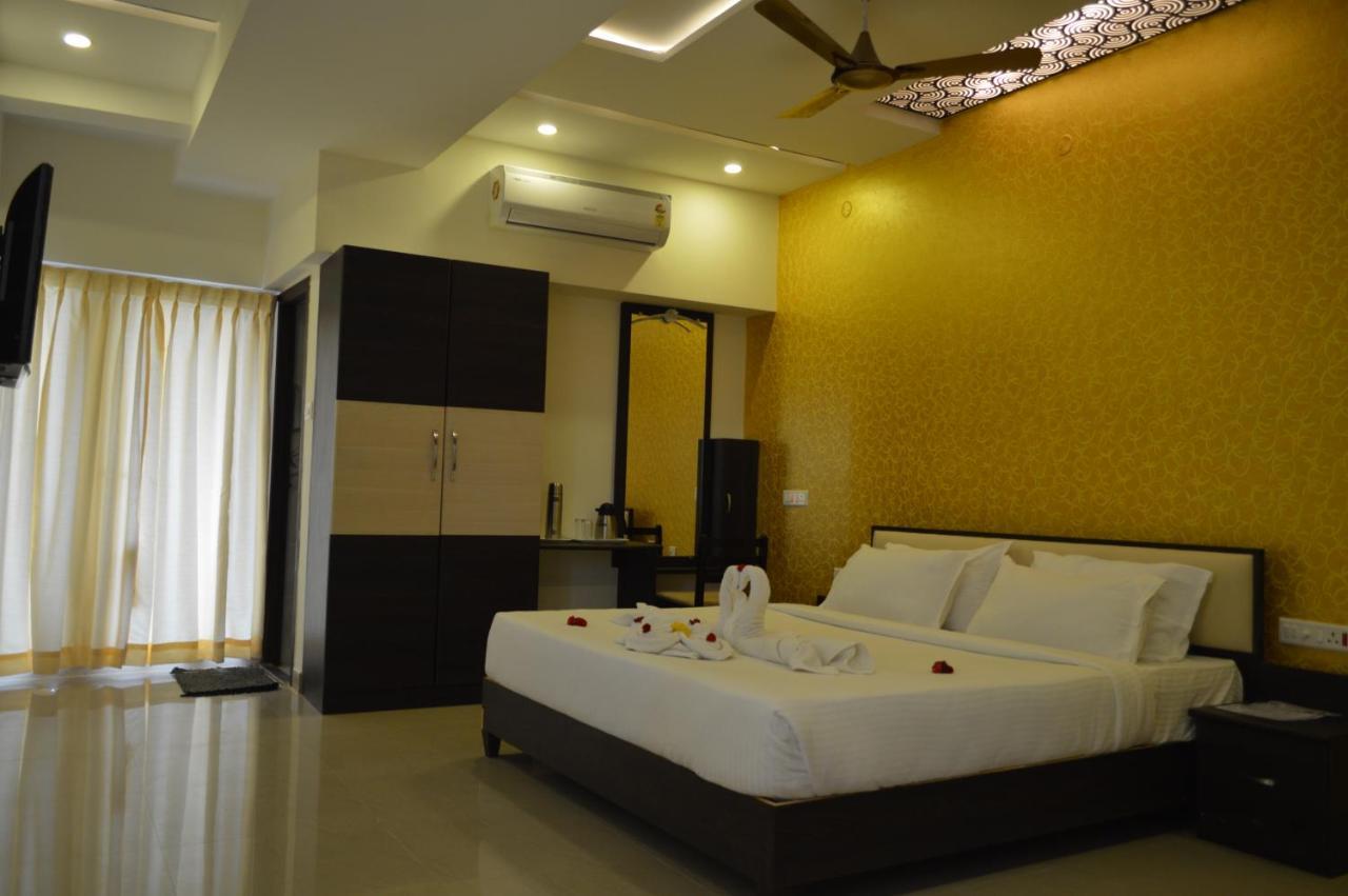 Hotel Ambai Grand Ambasamudram Екстер'єр фото
