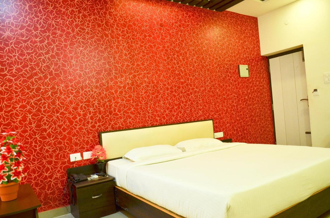 Hotel Ambai Grand Ambasamudram Екстер'єр фото