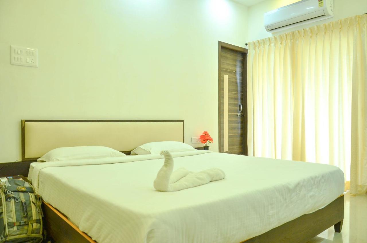 Hotel Ambai Grand Ambasamudram Екстер'єр фото