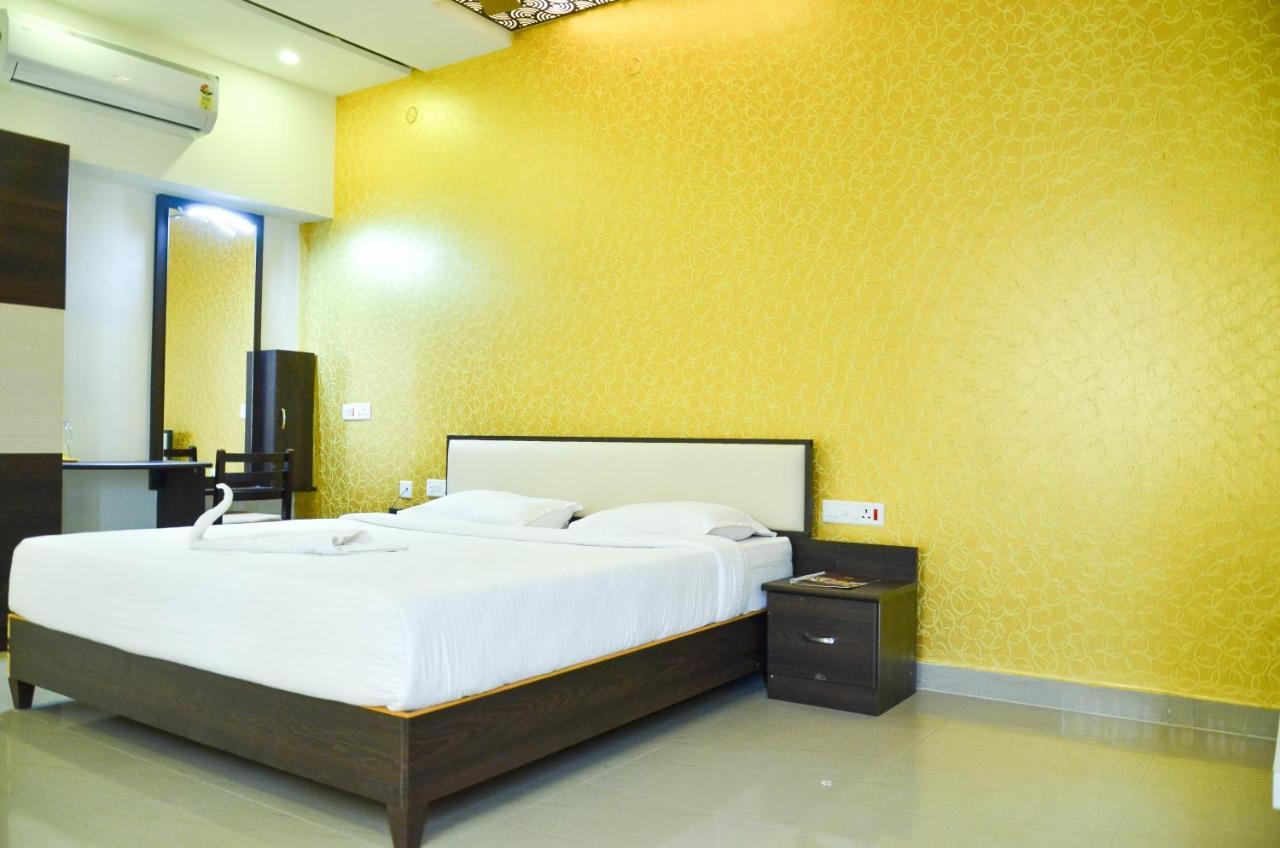 Hotel Ambai Grand Ambasamudram Екстер'єр фото