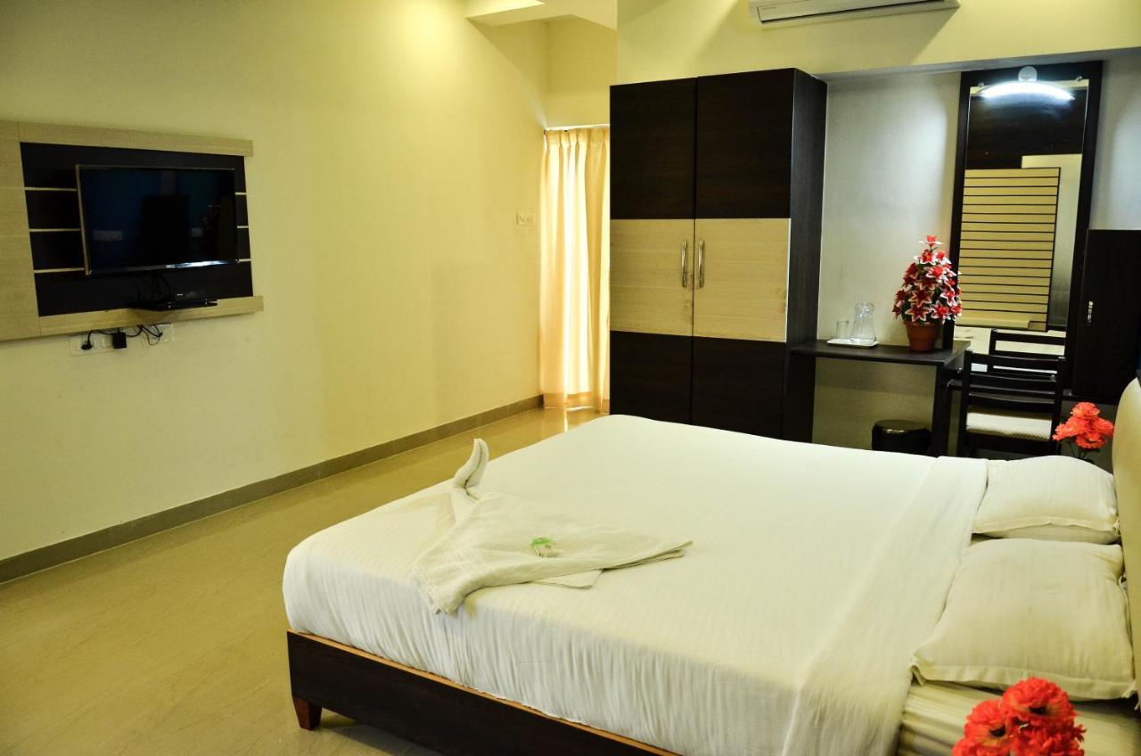 Hotel Ambai Grand Ambasamudram Екстер'єр фото