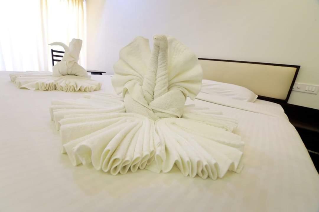 Hotel Ambai Grand Ambasamudram Екстер'єр фото