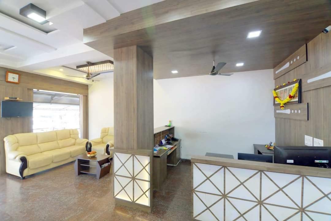 Hotel Ambai Grand Ambasamudram Екстер'єр фото