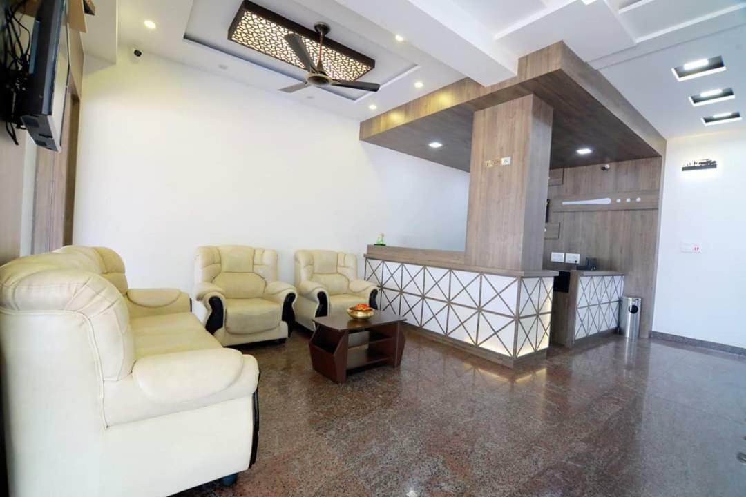 Hotel Ambai Grand Ambasamudram Екстер'єр фото