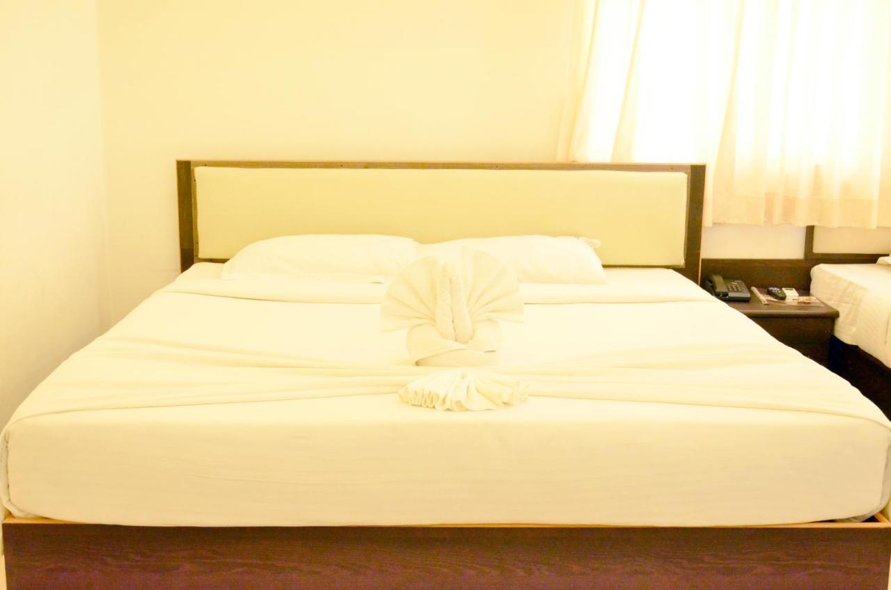 Hotel Ambai Grand Ambasamudram Екстер'єр фото