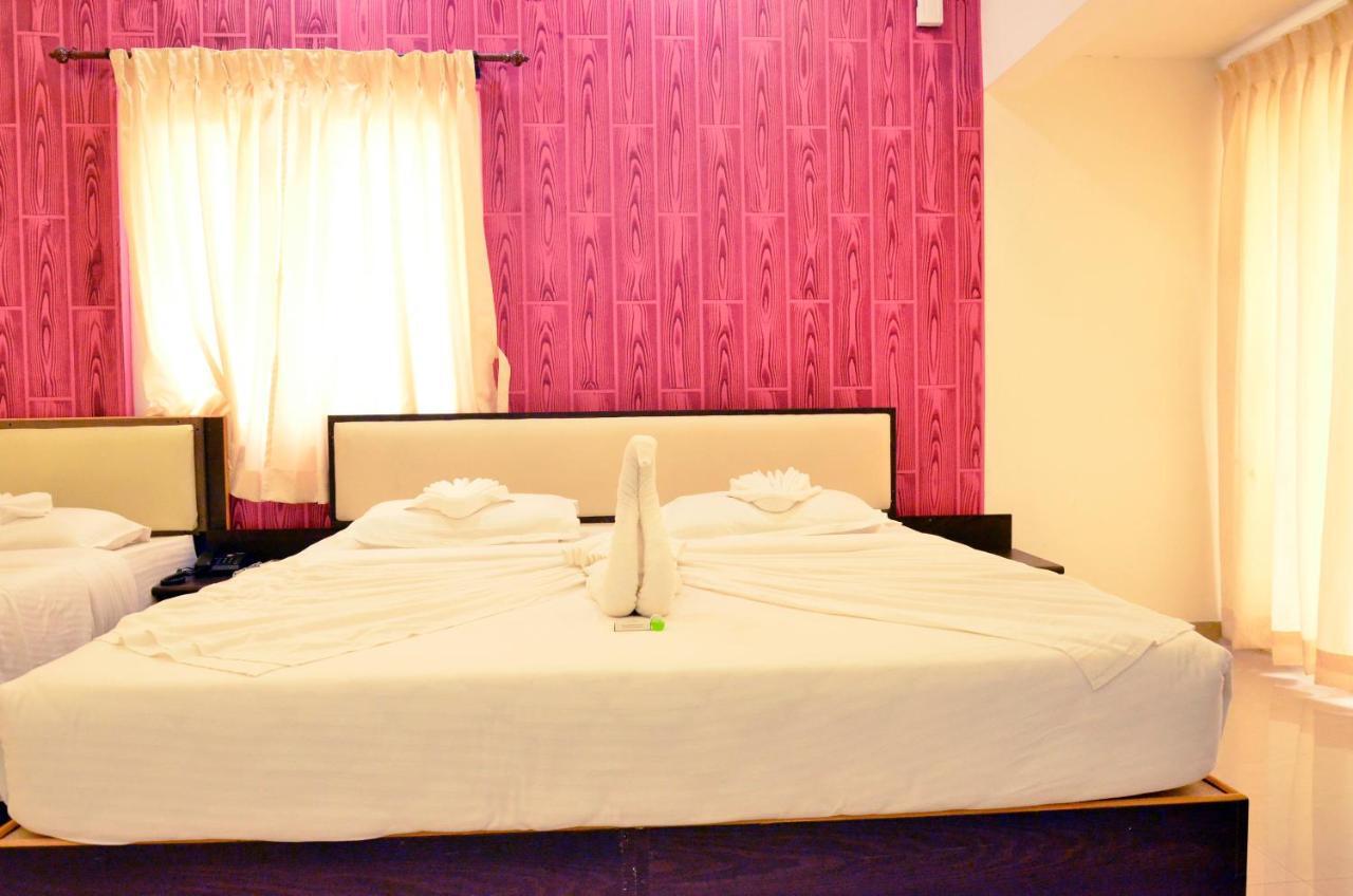Hotel Ambai Grand Ambasamudram Екстер'єр фото