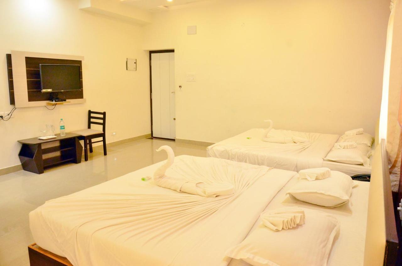 Hotel Ambai Grand Ambasamudram Екстер'єр фото