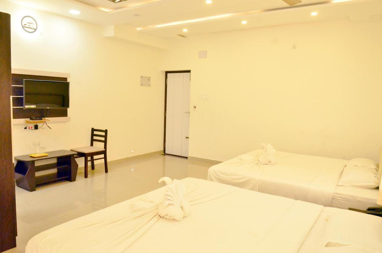 Hotel Ambai Grand Ambasamudram Екстер'єр фото